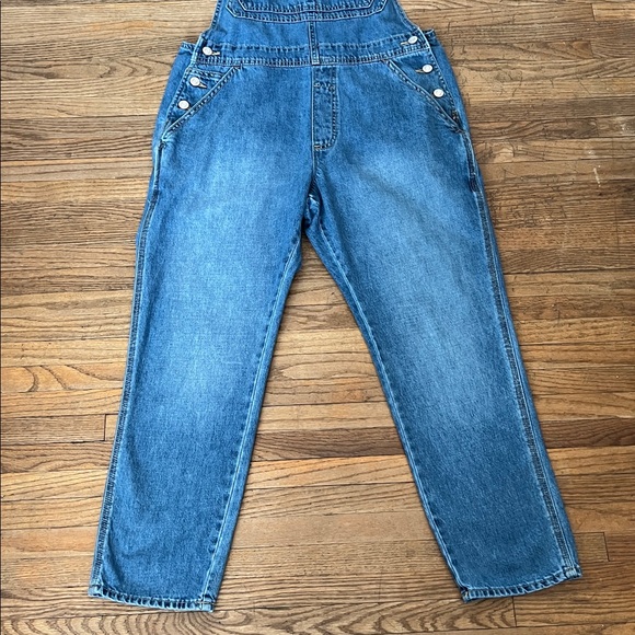 Women’s GAP Denim Distressed Wash Slouch Overalls - Picture 5 of 14